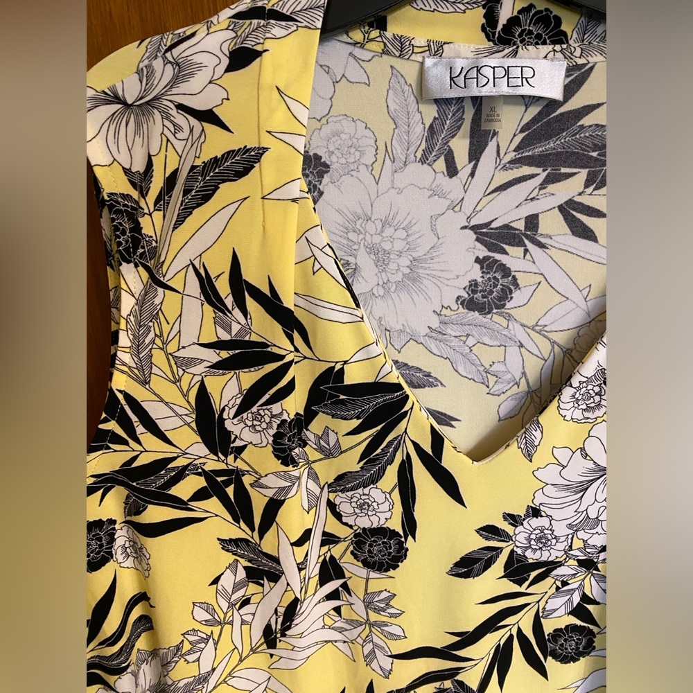 Beautiful yellow, black & white floral tank, size XL by Kasper in EUC - Picture 4 of 13